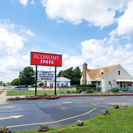 Economy Inn Taylorville Buitenkant foto