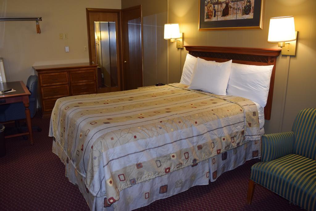 Economy Inn Taylorville Buitenkant foto