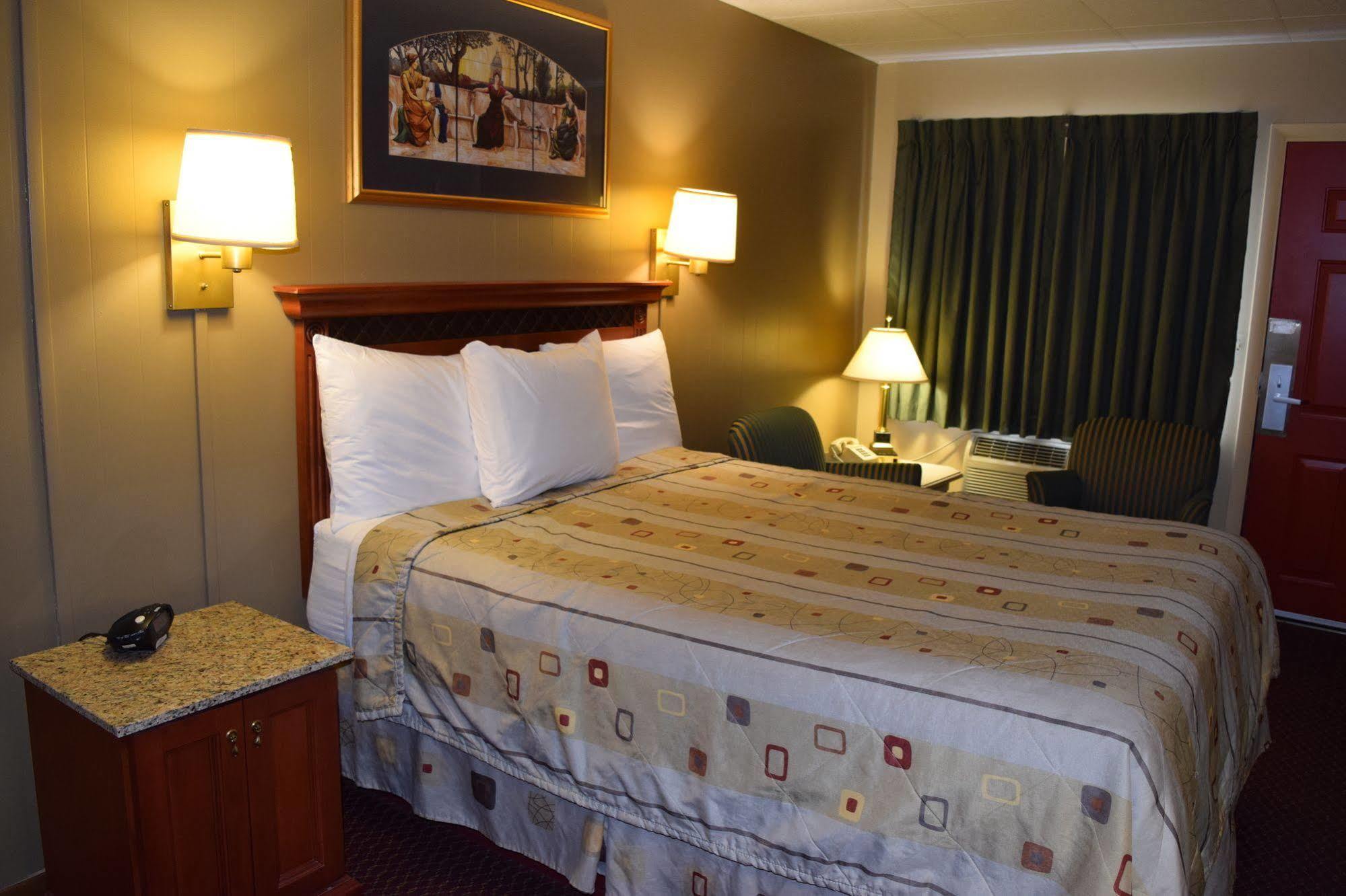 Economy Inn Taylorville Buitenkant foto